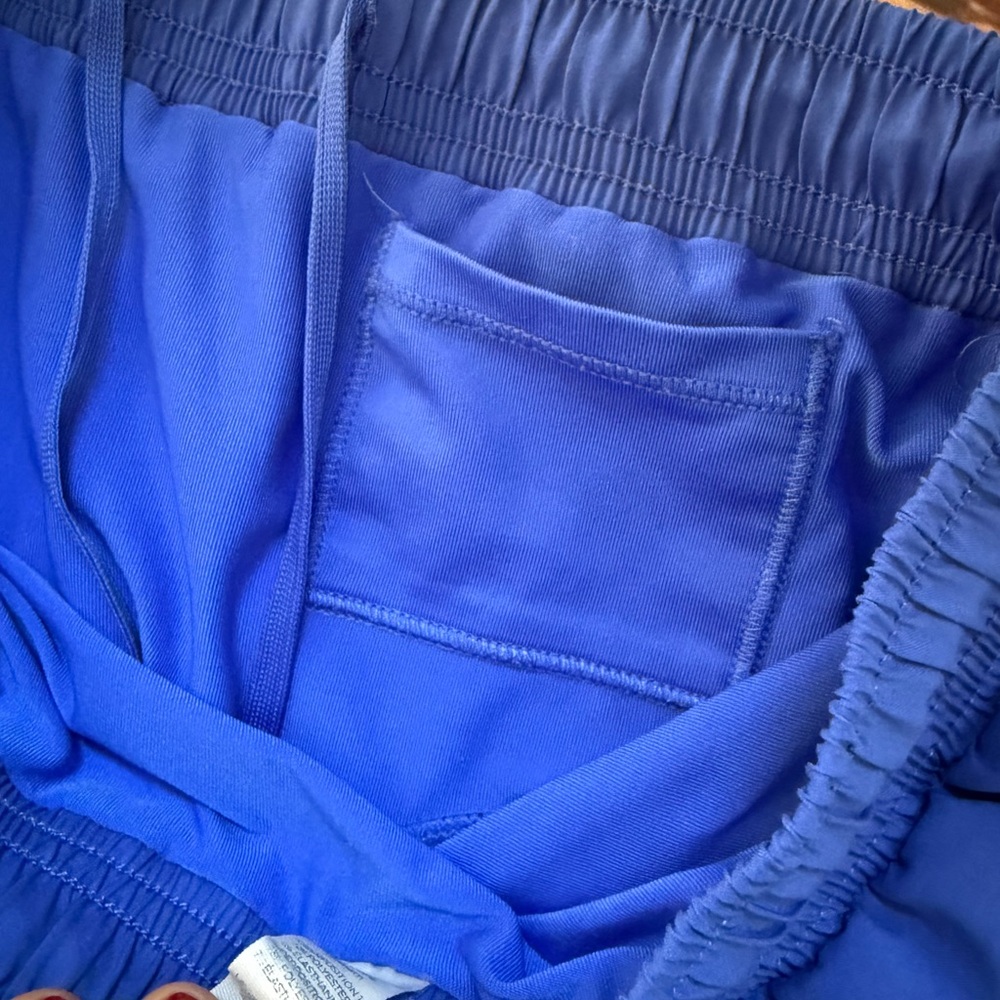 ALO Yoga Women's Vibrant Blue Athletic Shorts - Picture 4 of 5